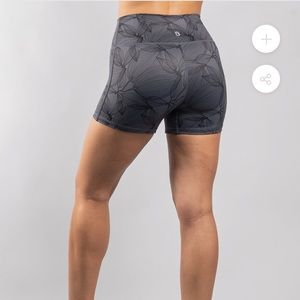 NWT Buffbunny Limitless Shorts black citrus